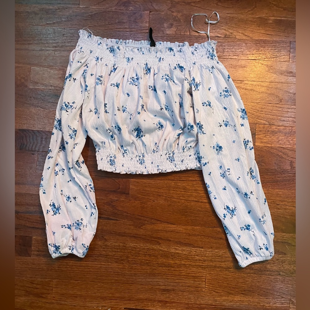 H&M Divided White and Blue Floral Top